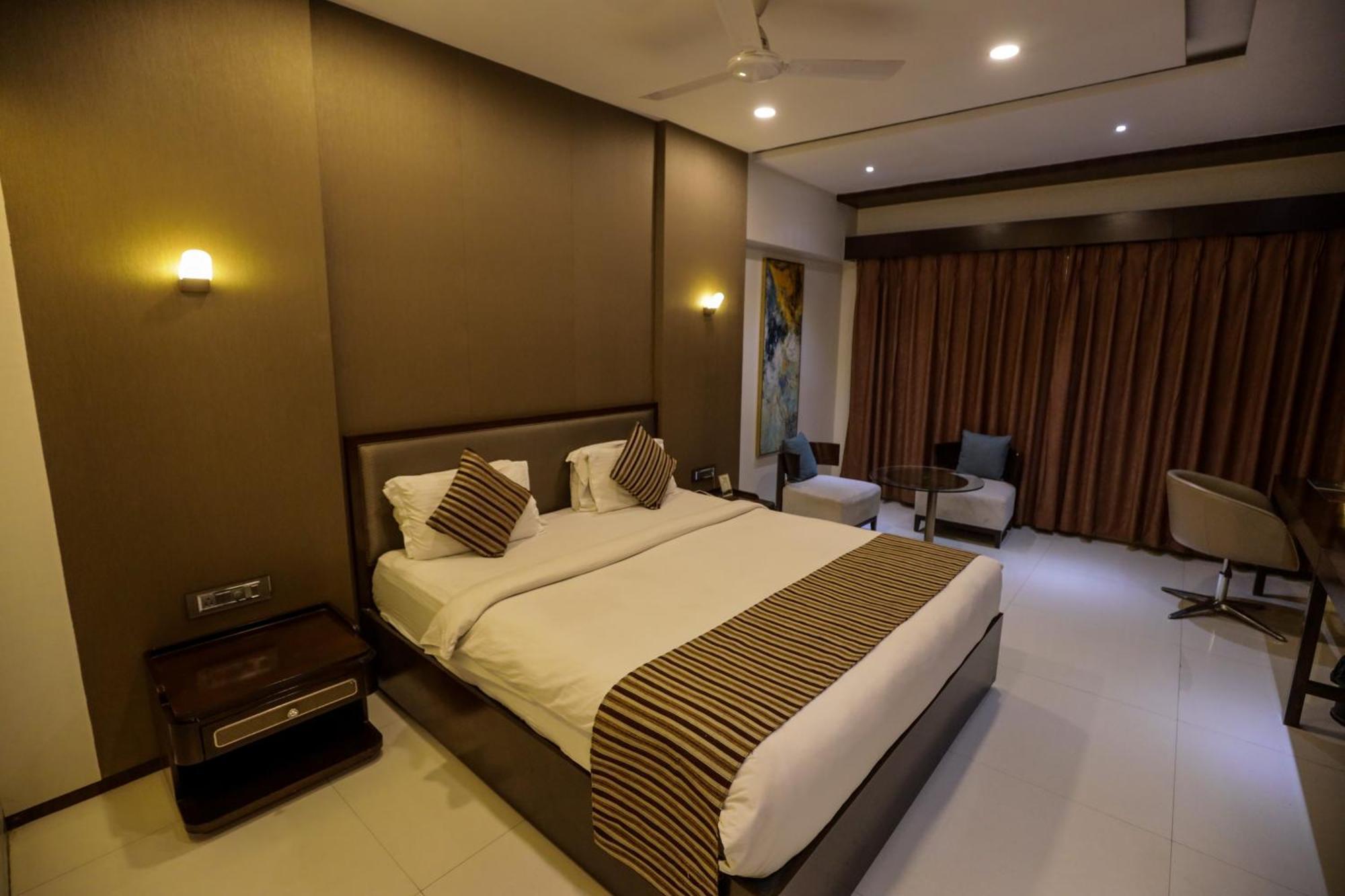 Hotel Atithi, Aurangabad Экстерьер фото