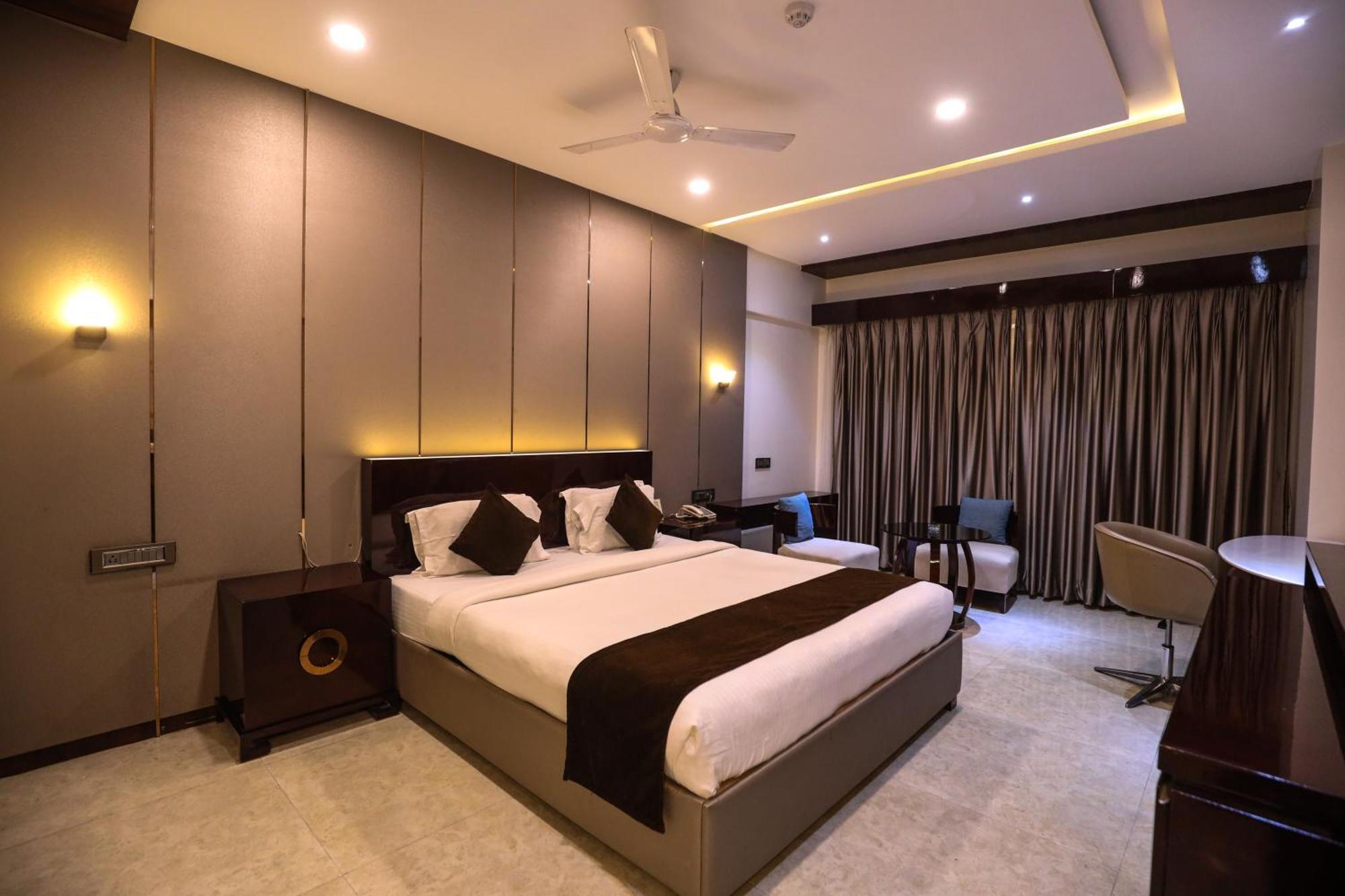 Hotel Atithi, Aurangabad Экстерьер фото