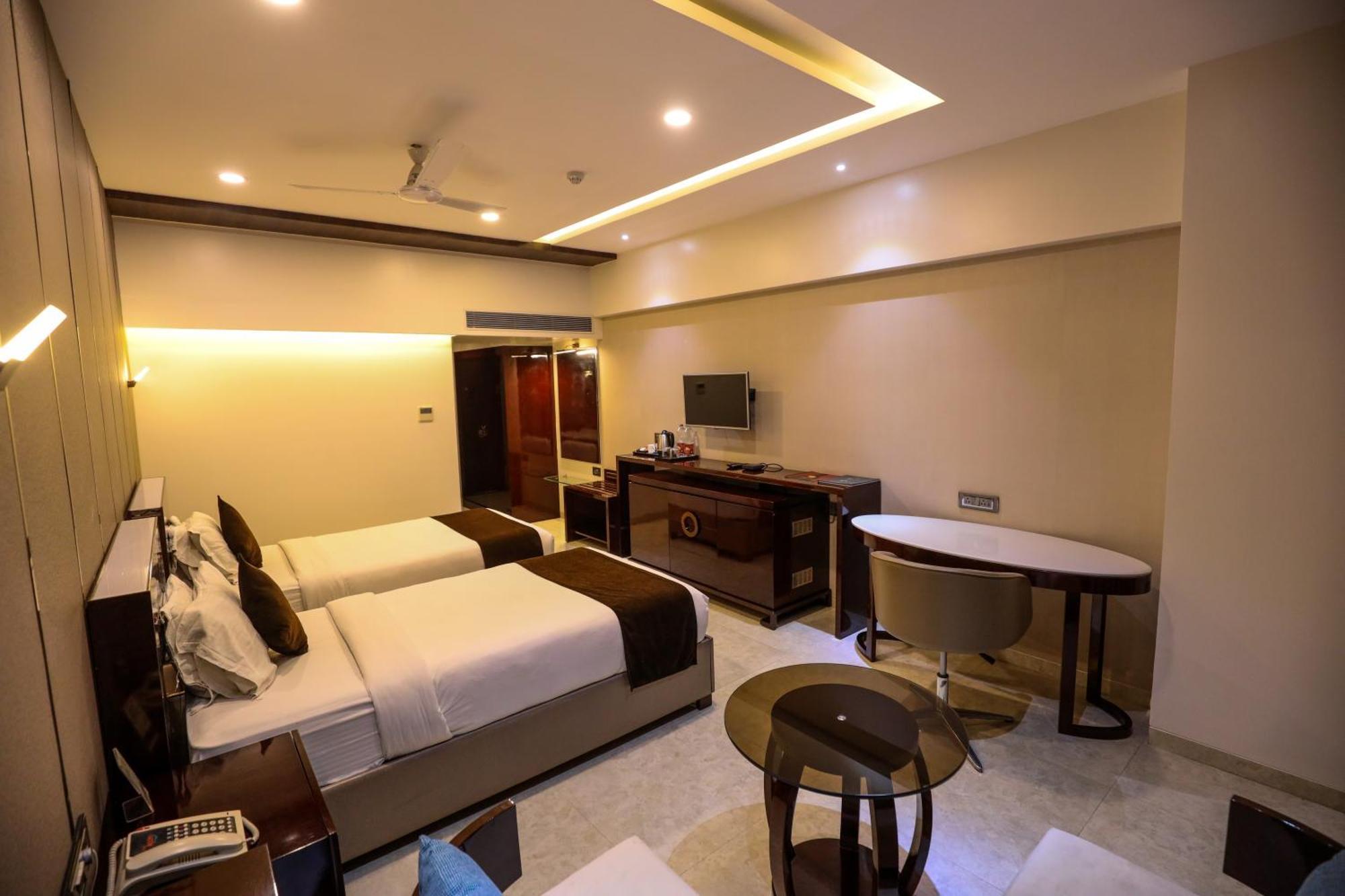 Hotel Atithi, Aurangabad Экстерьер фото