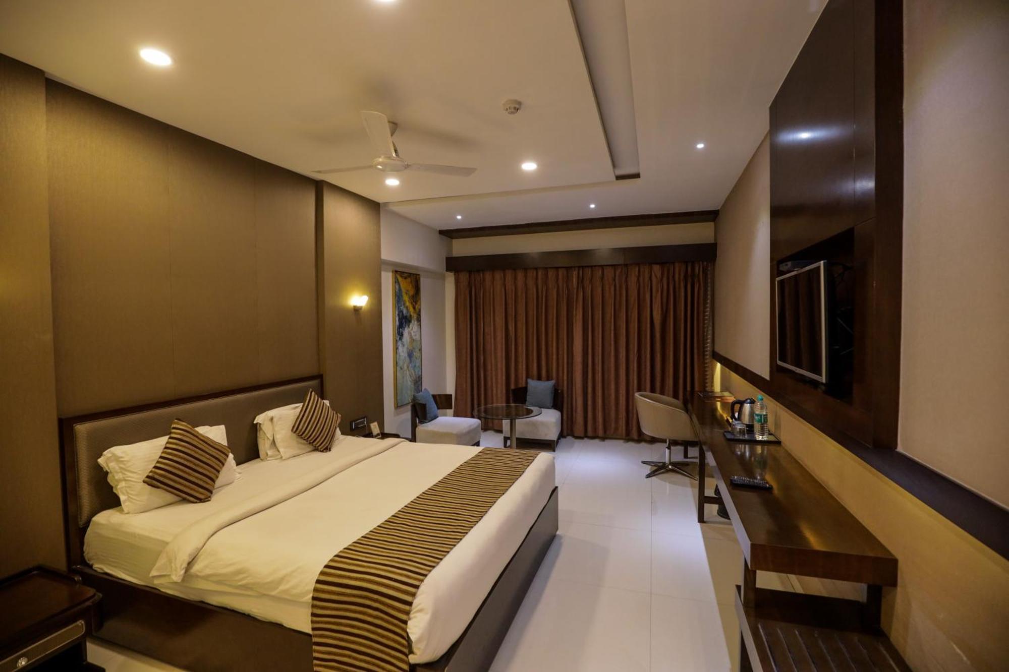 Hotel Atithi, Aurangabad Экстерьер фото